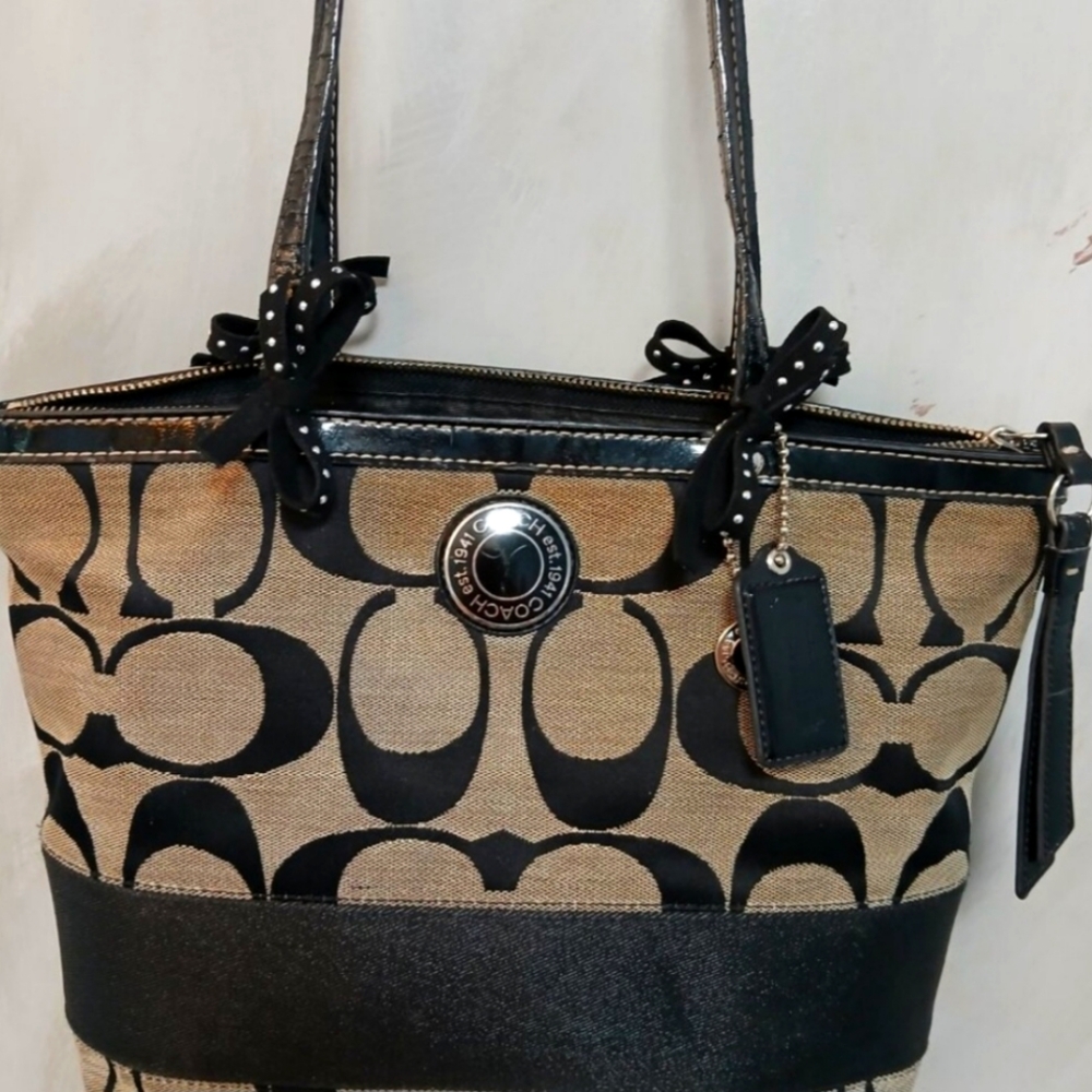 🔥 FINAL SALE Coach Monogram Bag 🔥